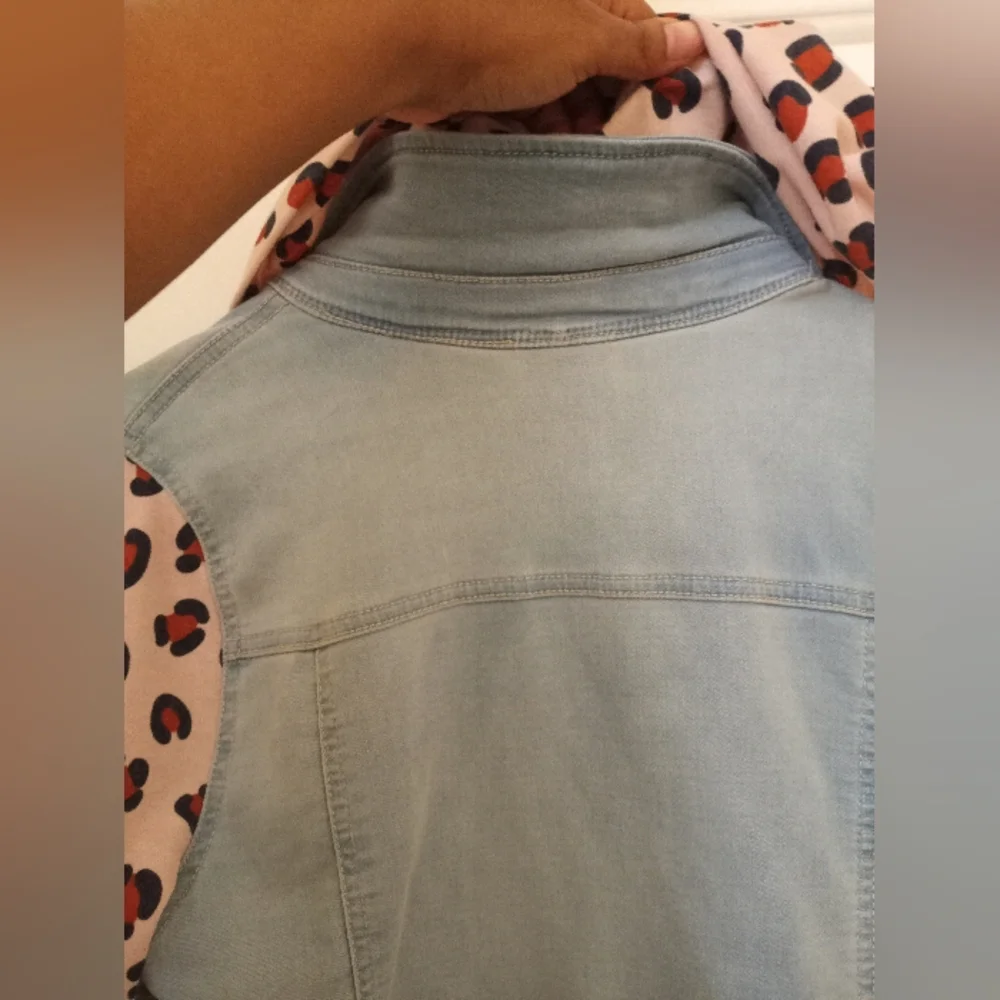 Cat And Jack Girls Denim And Leopard Print Light Jacket - Picture 9 of 12